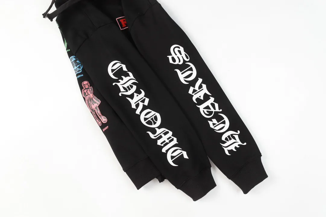 Q15—P230 -Chrome Hearts/Chrome Hearts printed zipper sweatshirt cardigan jacket -420 grams of high-density, high-quality wool, soft, delicate and skin-friendly, soft and silky to the touch, warm and skin-friendly -The hardware and zipper accessories are all customized and full of details -Colour: black -Size: S M L XL